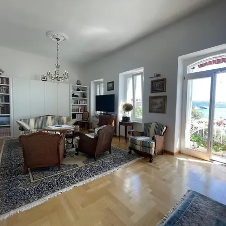 Artspace Sea Front & Terrace Apartment