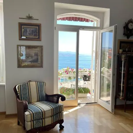 Apartment Artspace Sea Front & Terrace Opatija